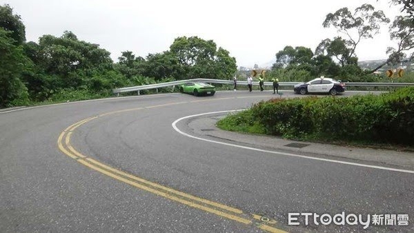 北宜公路上被撞斷的護欄