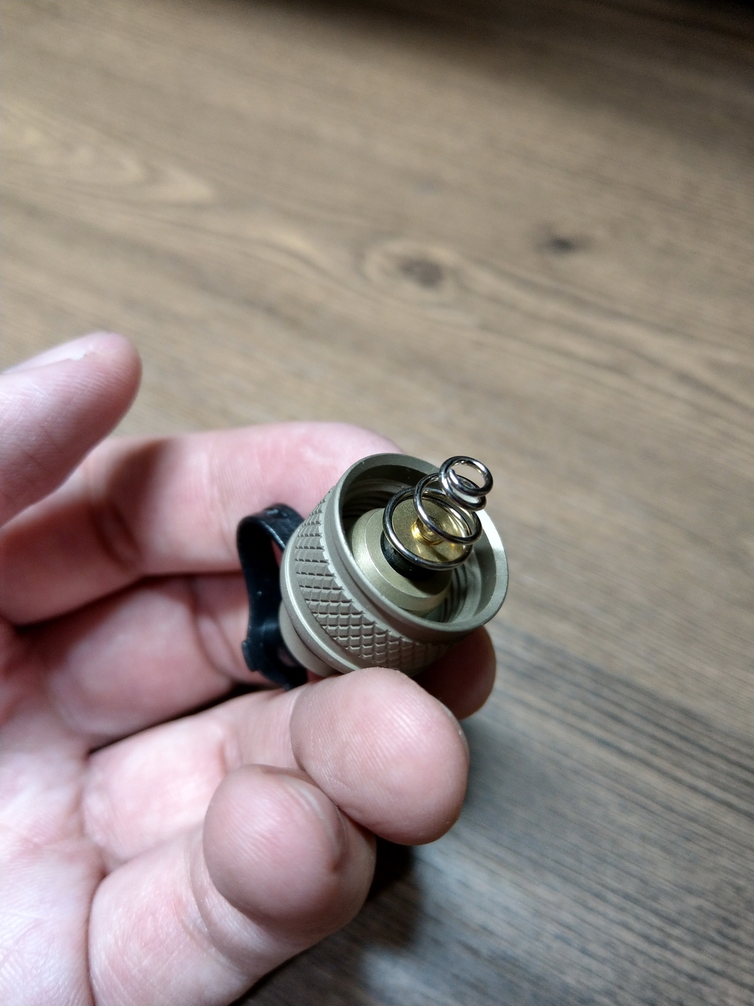 不專業簡易開箱 ( SureFire M600DF 1500流明 戰術槍燈 )