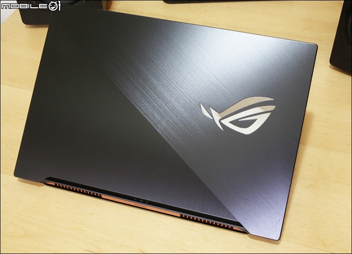 [開箱]工作遊戲雙用機 ROG ZEPHYRUS S GX701GX