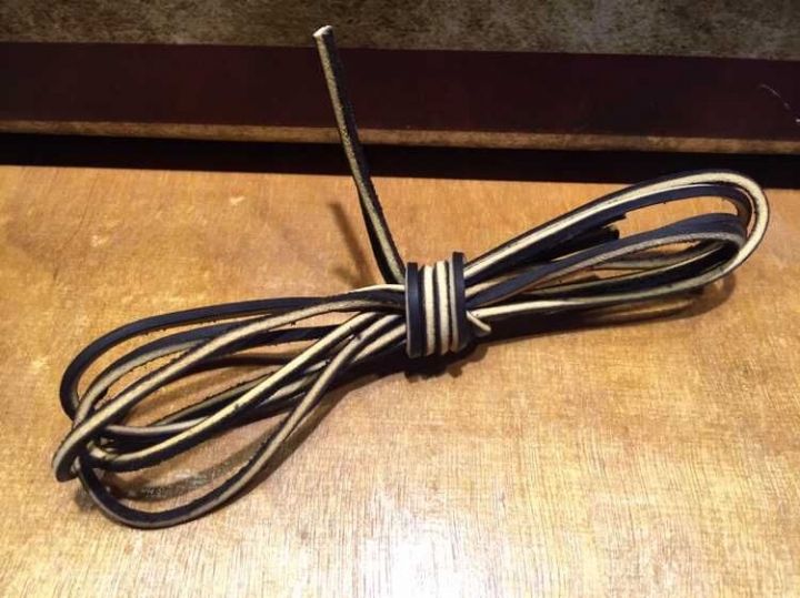 [求助]請問各位版上的先進，想找REDWIND這種樣式的鞋帶，要去哪買?