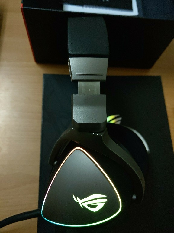 [開箱] ROG Delta 開箱&使用心得