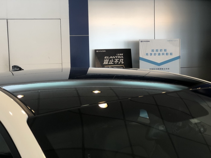 [有影片] elantra 車尾還滿硬的(附贈黑潮版照片)