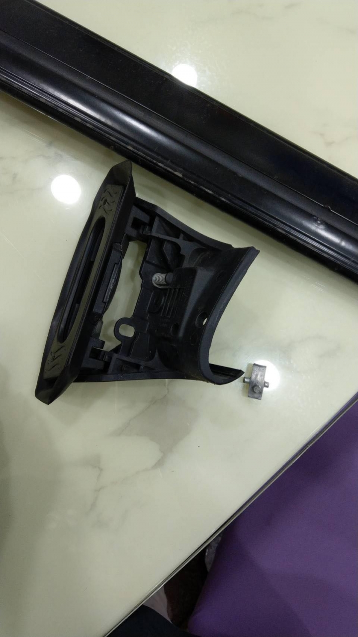 YAKIMA車頂架壞了請問台灣有YAKIMA客服嗎?