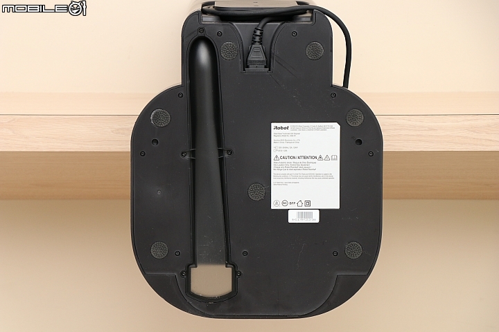 iRobot Roomba i7+ 自動掃地機器人 創新Clean Base集塵座能幫你倒垃圾