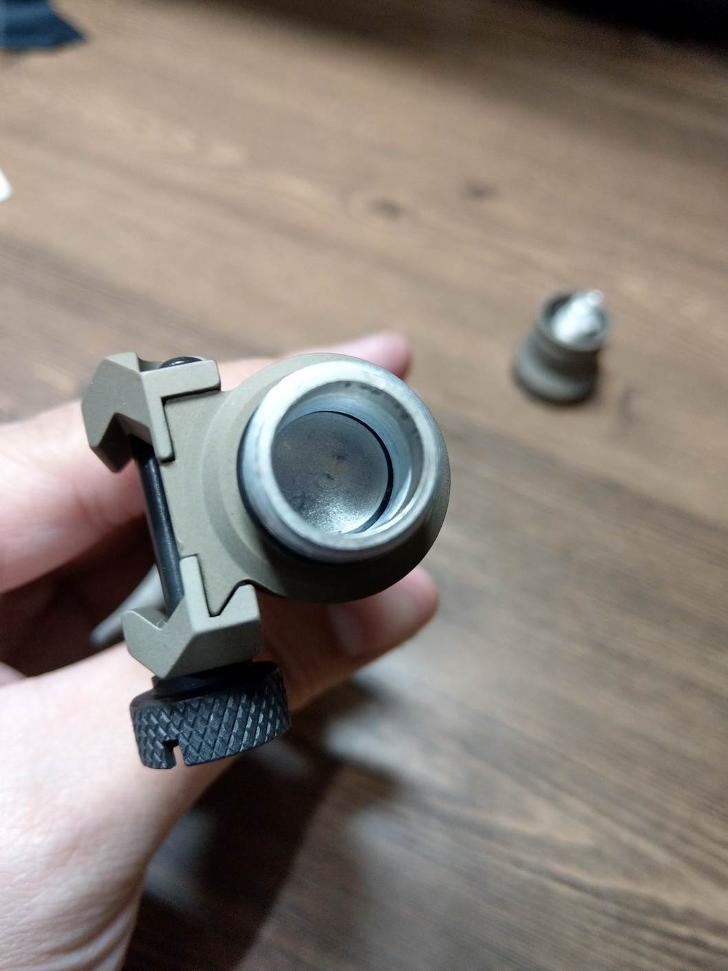 不專業簡易開箱 ( SureFire M600DF 1500流明 戰術槍燈 )