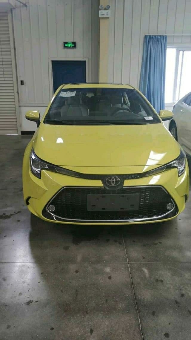 大陸新Corolla (雷凌),懸浮車機與EPB