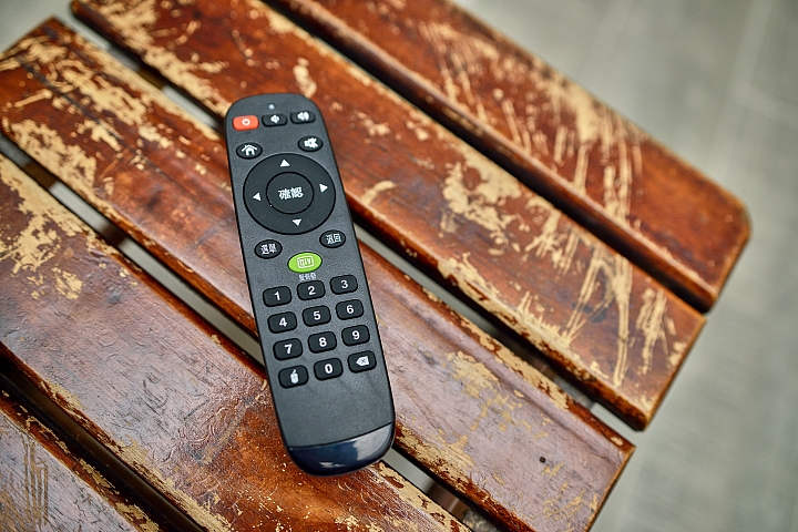 【影視新世代。大通 OTT-4216 追劇王智慧電視盒 - 開箱介紹】