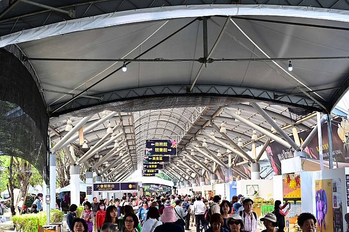 38婦女節快樂，歡迎大家來台南後壁區參觀2019台灣國際蘭展。
