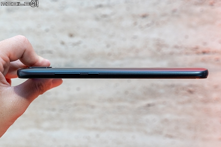 機背漸層質感UP！紅米Note 7 / 紅米7兄弟動手玩