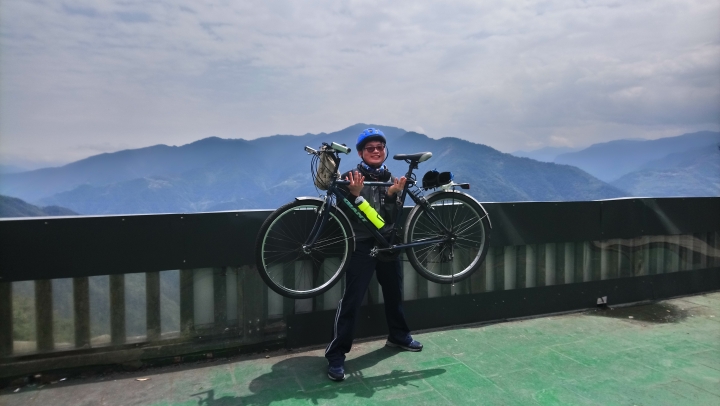 衝上天啦!通勤車上宇老日記