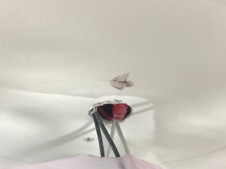 吸頂燈螺絲安裝