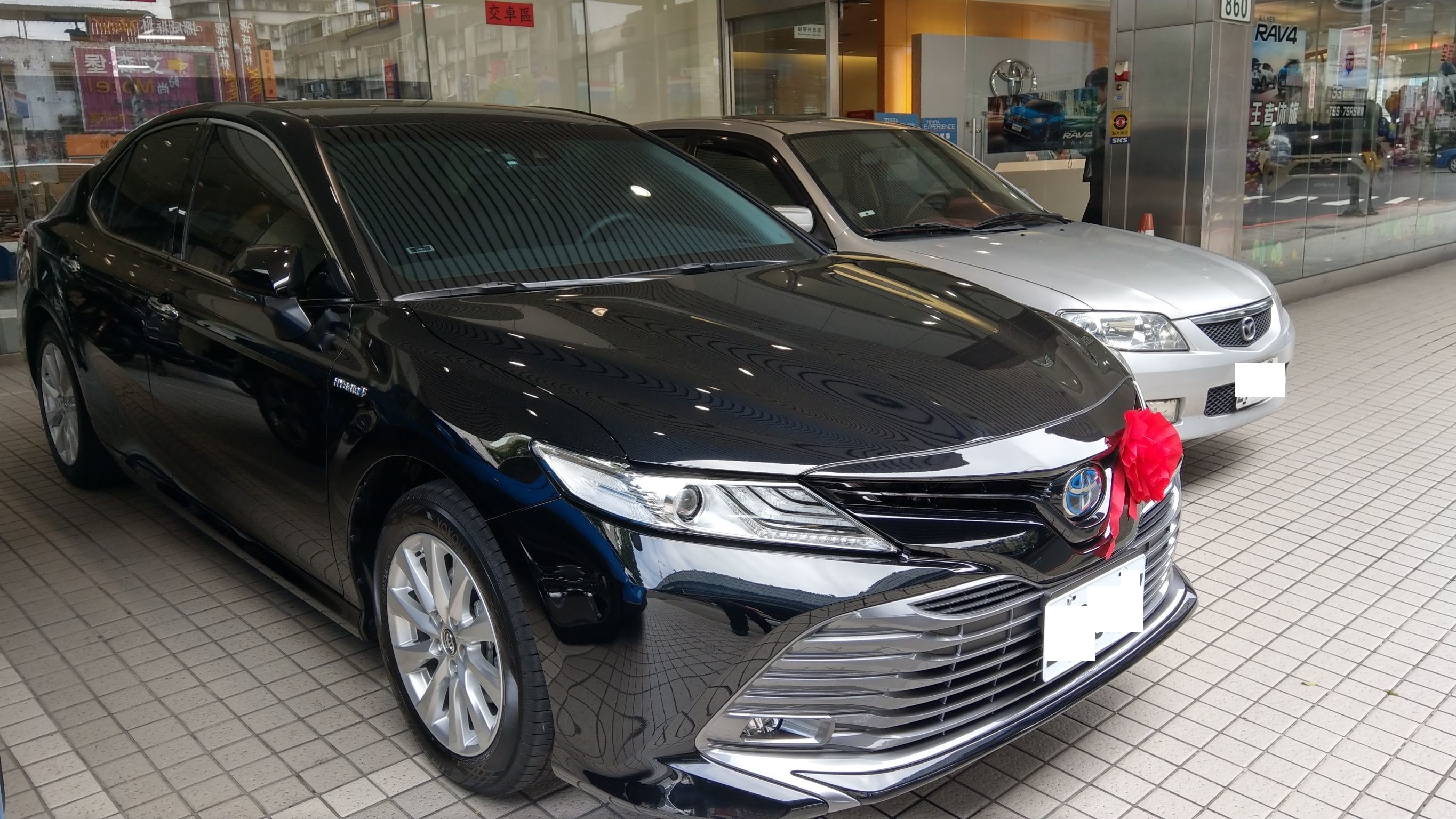 [分享] Toyota Camry Hybrid (正2019式) 尊爵菜單(已交車)