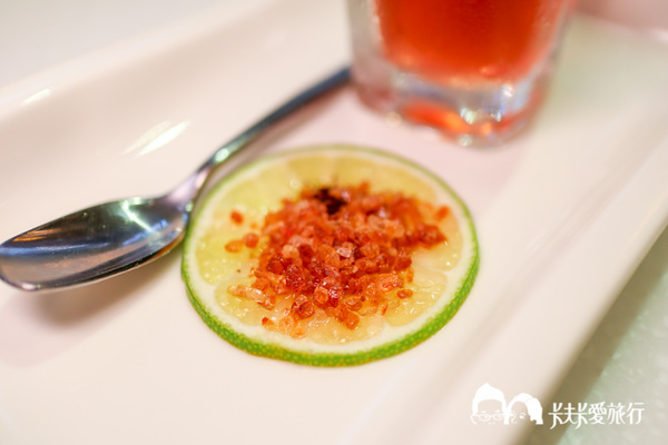 台北西門町下午茶-Oyami cafe｜龍蝦義大利麵霸氣登場夢幻甜點下午茶披薩
