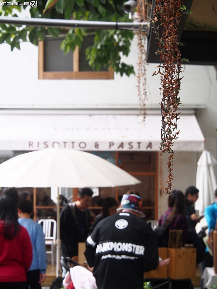 臺中市 西區 審計新村 ╳ Come True 成真咖啡 — 再訪文青必去IG打卡景點，老官舍裡喝咖啡