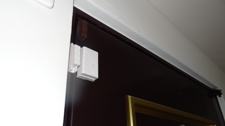 智能WiFi門磁開箱