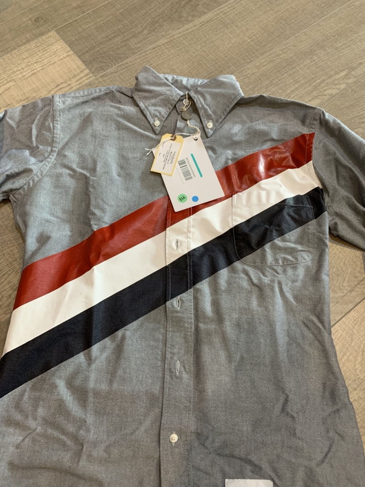 「開箱」Thom Browne 紅白藍斜線藍色牛津襯衫
