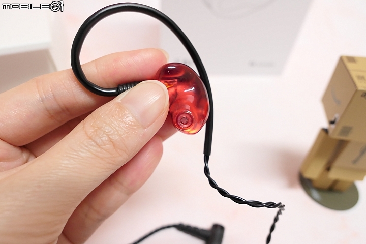 [開箱評測]FiiO FA1 入耳式耳機～採用樓氏全頻單動鐵/三音分頻/MMCX可換線～舒適好入耳！