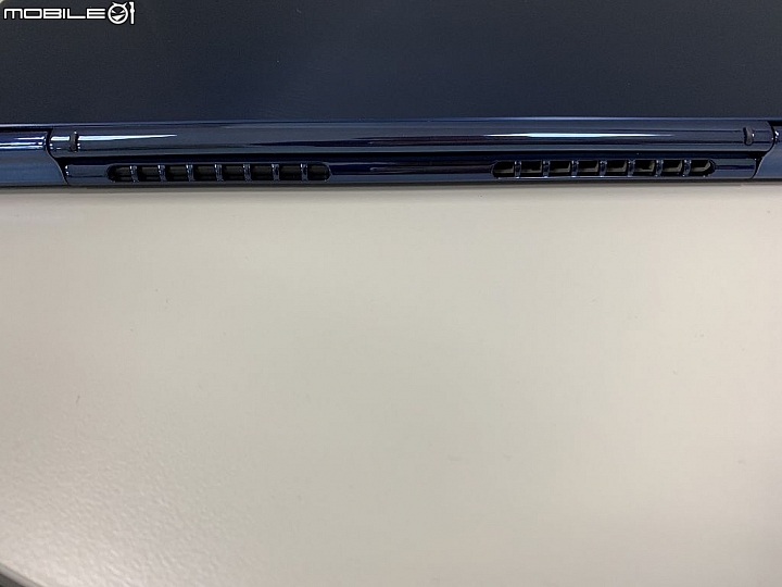 360 度輕巧翻轉 ZenBook Flip 13 UX362FA 熱騰騰首開箱
