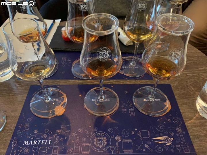 點我看大圖 【品酩會】馬爹利Curious Bar品酒會 第一次的悸動