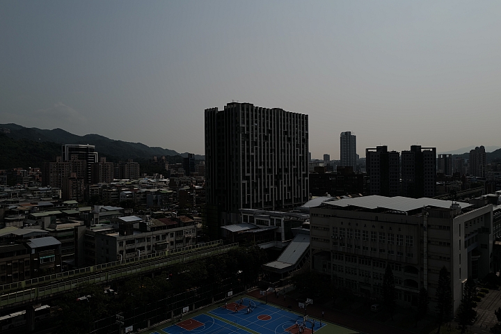 Leica Q2 近乎完美 舍我其誰！