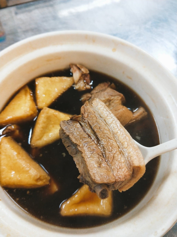 【台中。食記 】星馬美食 順利肉骨茶 !