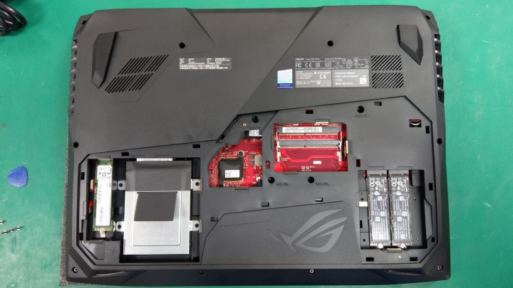 G703GX 嚇到吃手手 3個512G做RAID_0 但是不是全都同樣的