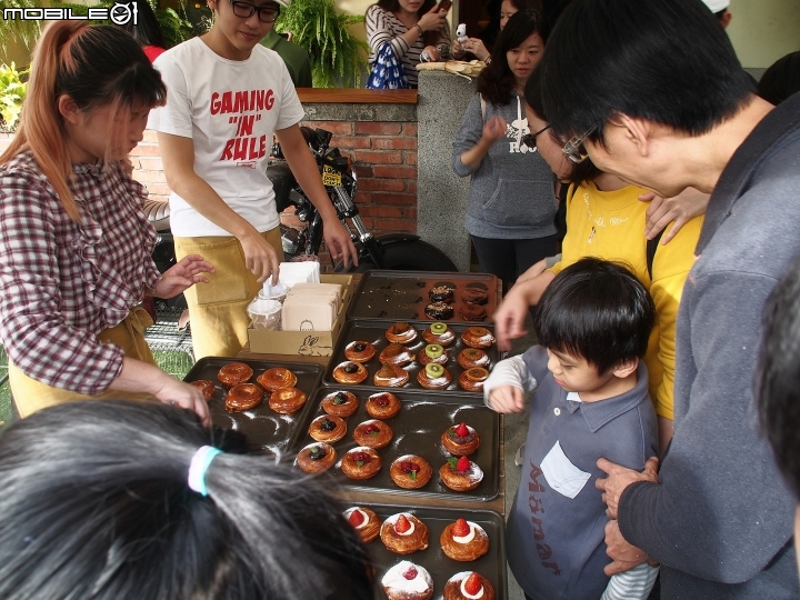 臺中市 西區 審計新村 ╳ Come True 成真咖啡 — 再訪文青必去IG打卡景點，老官舍裡喝咖啡