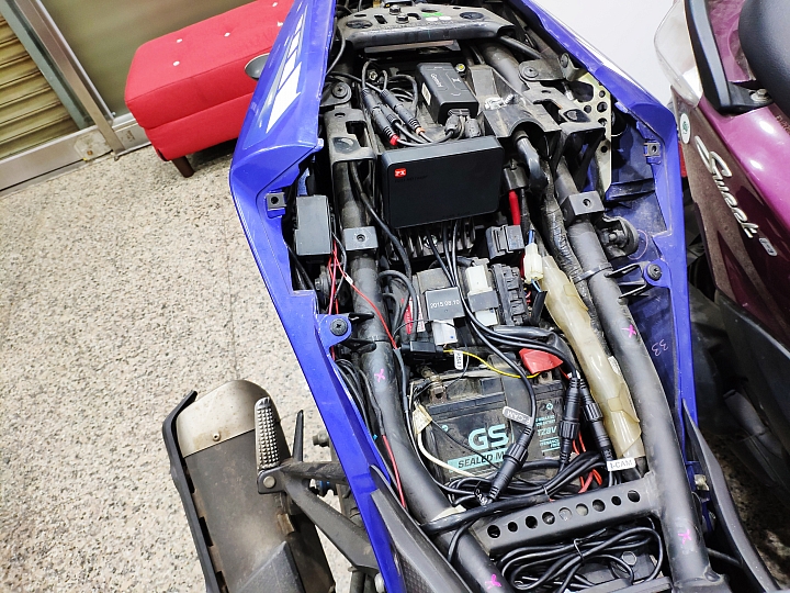 [YZF–R3試用] 大通機車行車記錄器 GX1+ / BR3+ 防水WIFI前後雙鏡頭