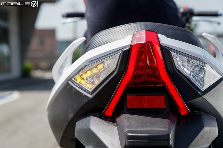 Hartford VITA 300 ABS 賽道試駕 十萬內黃牌路權首試