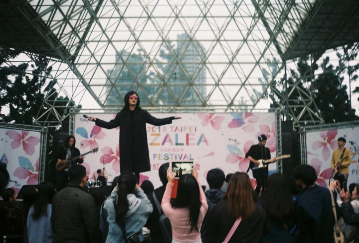 [Ricoh 500ST]台北杜鵑花季粉紅野餐音樂會[Fuji 400]