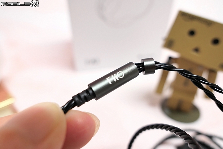 [開箱評測]FiiO FA1 入耳式耳機～採用樓氏全頻單動鐵/三音分頻/MMCX可換線～舒適好入耳！