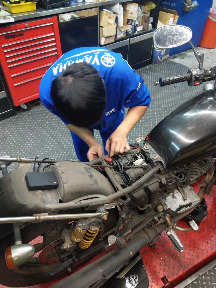 車規級‧GX1+前後雙鏡頭機車記錄器 大通新夯品～，熱血試用！