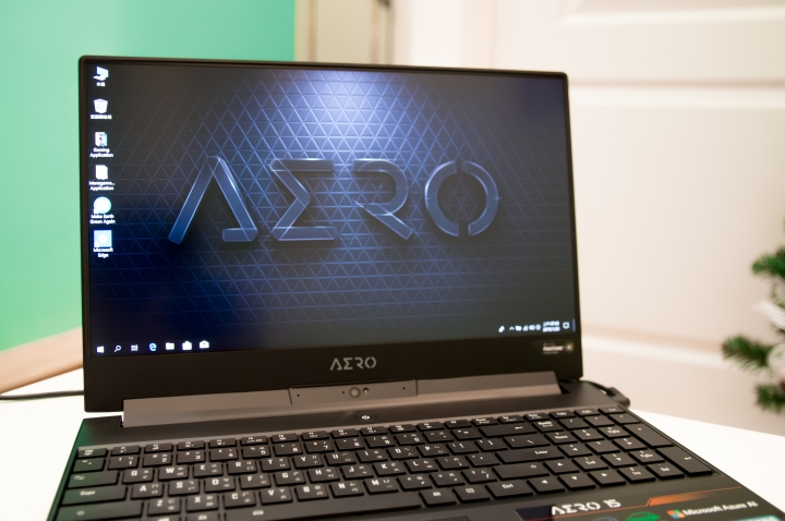 技嘉AERO15-2019創作筆電 (feat .BenQ PD3220U)