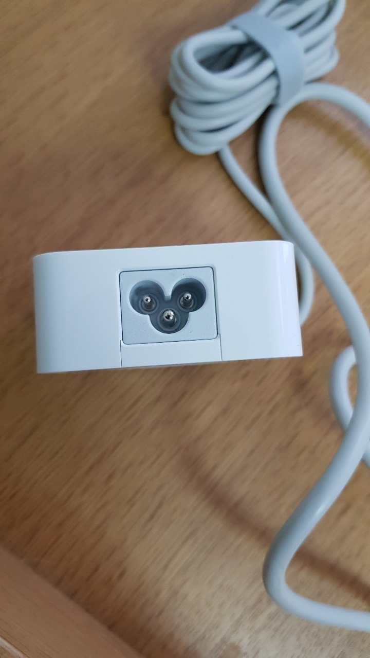 ［初心開箱］Innergie 65W充電Macbook pro