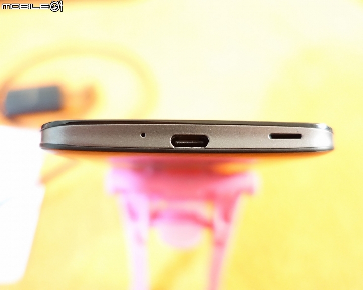 世界第一、超輕型最佳娛樂手機《SHARP AQUOS zero》試用心得分享