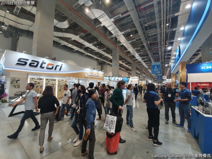 嫩嫩肥魯用S10+攝影跟拍照記錄2019台北自行車展
