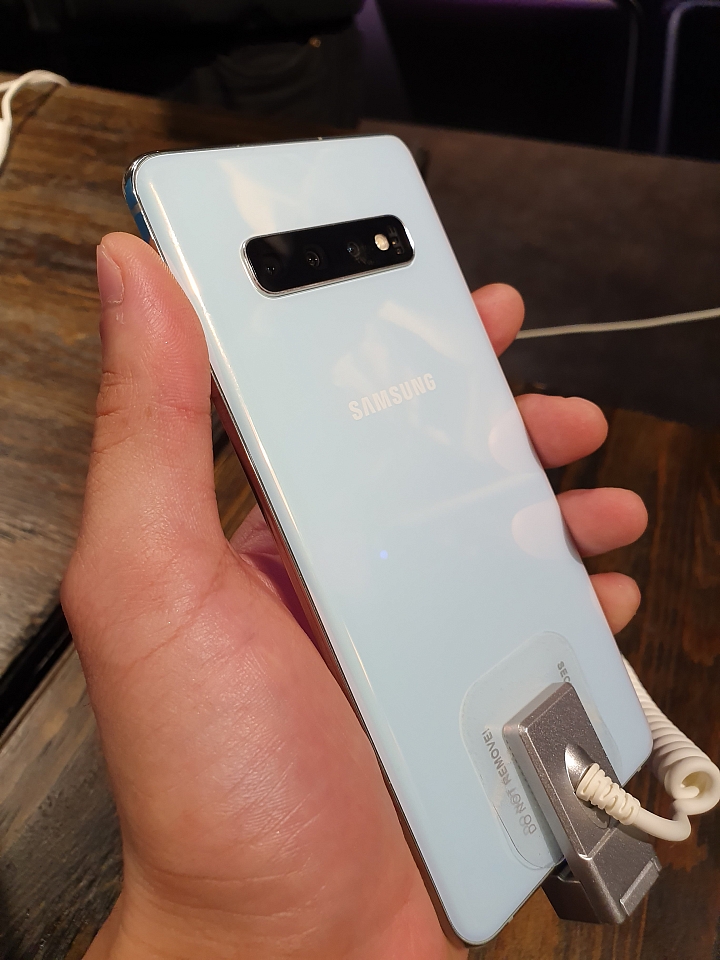 SAMSUNG宇宙的救世主，十全十美S10【全方面體驗】