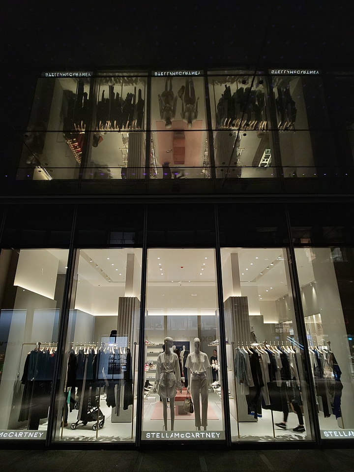 滿足娛樂享受又輕薄的 SHARP AQUOS zero