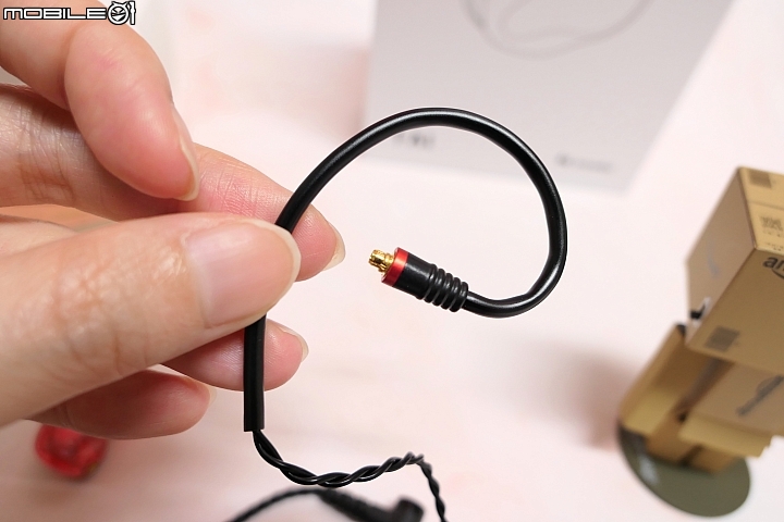 [開箱評測]FiiO FA1 入耳式耳機～採用樓氏全頻單動鐵/三音分頻/MMCX可換線～舒適好入耳！
