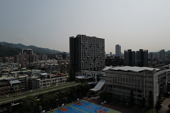Leica Q2 近乎完美 舍我其誰！