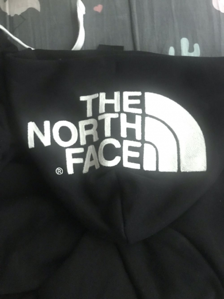 The North Face請大家幫忙辨別真假!