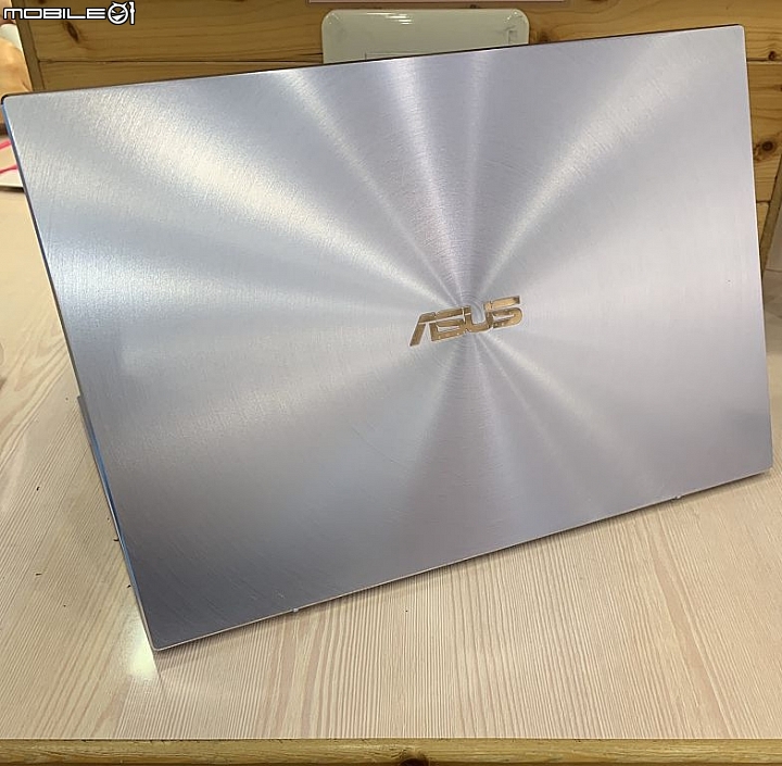 新機開箱 ZenBook14 (UX431) 冰河藍~雙 M.2 SSD 加上啦!