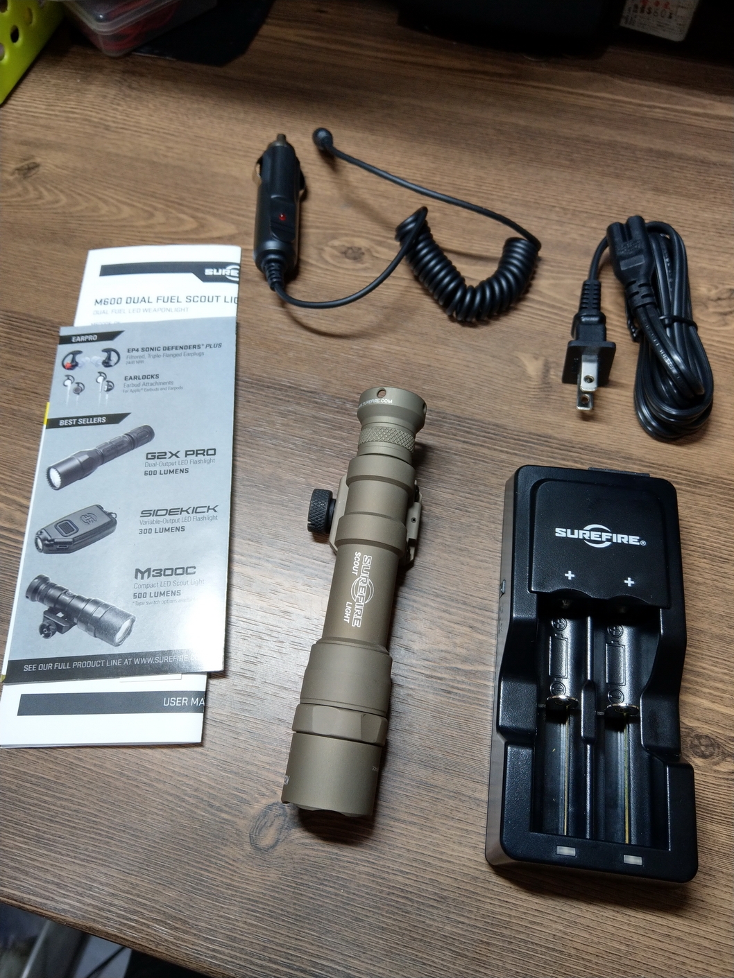 不專業簡易開箱 ( SureFire M600DF 1500流明 戰術槍燈 )