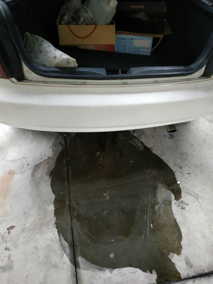 在蝦皮購買機油濾芯 賣家寄錯導致 機油全部露光