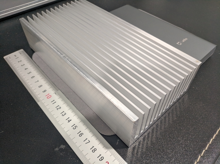 [簡單測試] 自改無風扇 Hades Canyon NUC8i7HNK