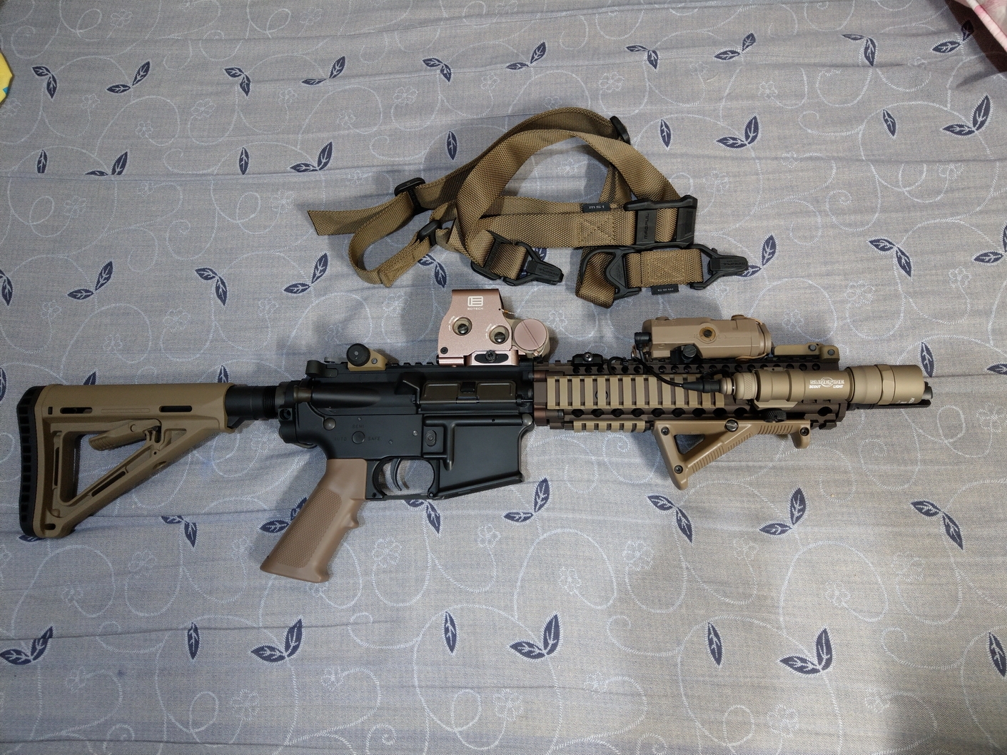 不專業簡易開箱 ( SureFire M600DF 1500流明 戰術槍燈 )