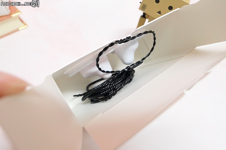 [開箱評測]FiiO FA1 入耳式耳機～採用樓氏全頻單動鐵/三音分頻/MMCX可換線～舒適好入耳！