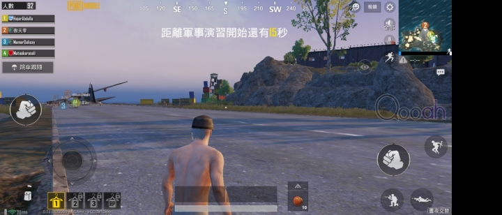 21:9的sony手機，三個遊戲畫面參考。