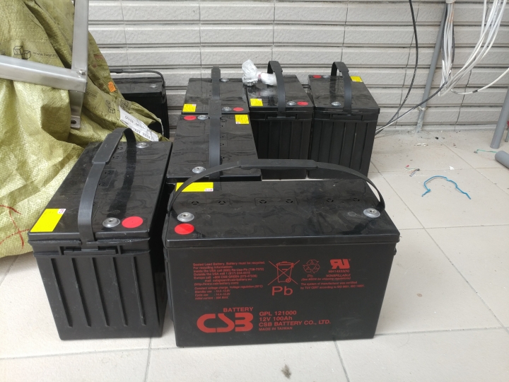 太陽能板做採光罩.....
