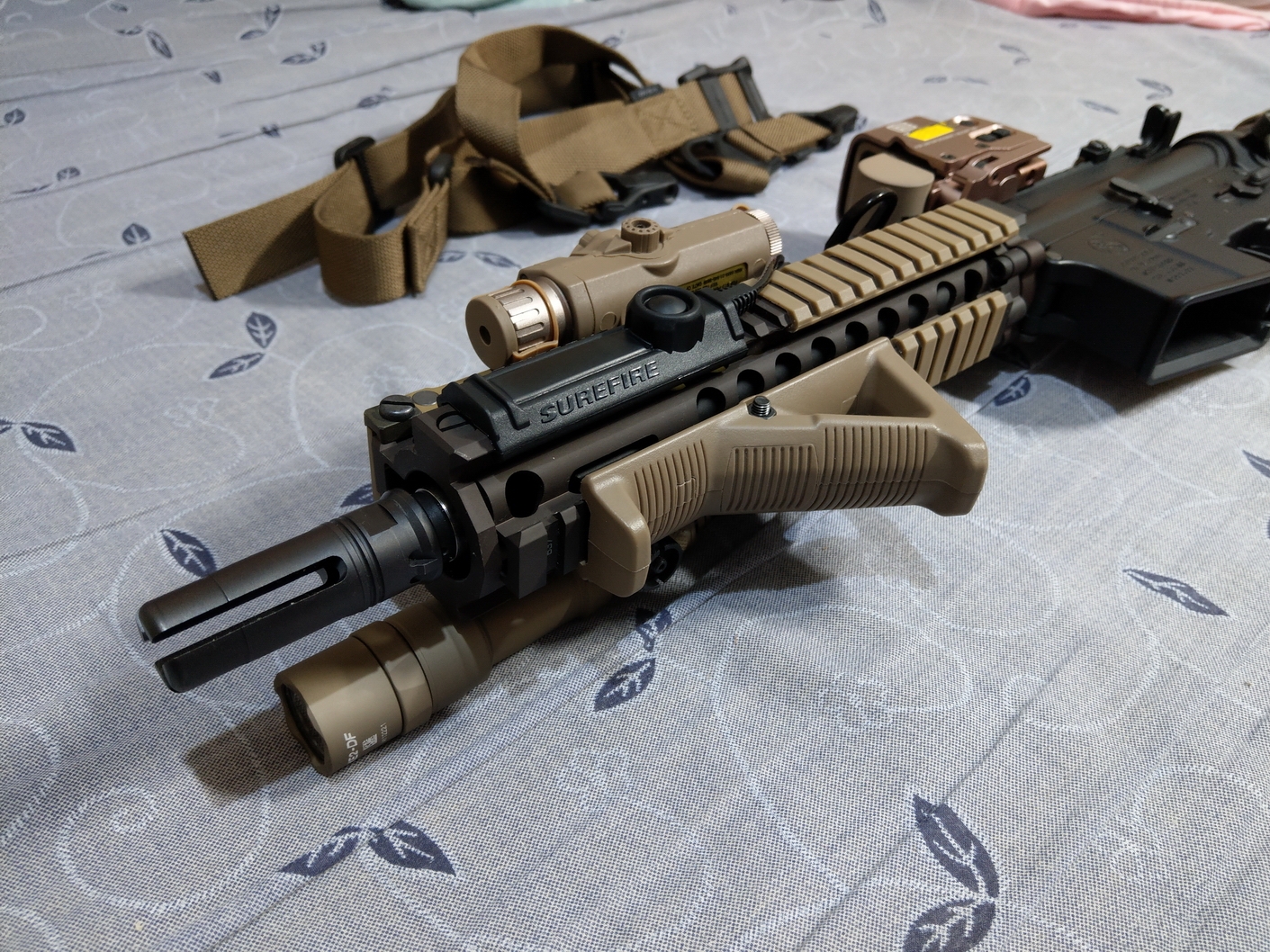 不專業簡易開箱 ( SureFire M600DF 1500流明 戰術槍燈 )